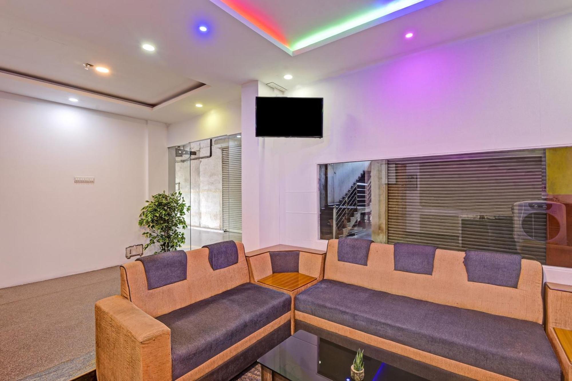 Collection O Express Suites Kakkayam Екстериор снимка